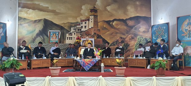 སྲིད་སྐྱོང་མཆོག་གིས་རྒྱ་གར་ལྷོ་ཕྱོགས་སྦེ་ལ་ཀོ་པི་ཕྱོགས་སུ་འཚམས་གཟིགས་དང་མང་ཚོགས་ལ་གཏམ་བཤད། སྲིད་སྐྱོང་མཆོག་གིས་རྒྱ་གར་ལྷོ་ཕྱོགས་སྦེ་ལ་ཀོ་པི་ཕྱོགས་སུ་འཚམས་གཟིགས་དང་མང་ཚོགས་ལ་གཏམ་བཤད།