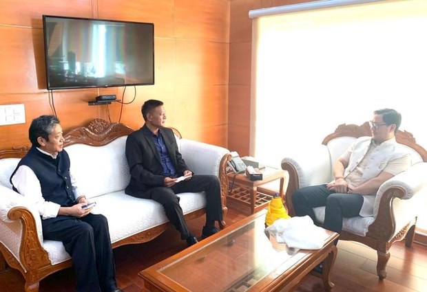 སྲིད་སྐྱོང་མཆོག་གིས་ལྡི་ལིར་རྒྱ་གར་གྱི་དཔོན་རིགས་ཁག་ཅིག་དང་མཇལ་མོལ་གནང་འདུག སྲིད་སྐྱོང་མཆོག་གིས་ལྡི་ལིར་རྒྱ་གར་གྱི་དཔོན་རིགས་ཁག་ཅིག་དང་མཇལ་མོལ་གནང་འདུག