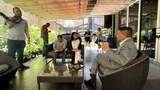 སྲིད་སྐྱོང་མཆོག་གིས་ལྷོ་ཨ་མི་རི་ཀའི་རྒྱལ་ཁབ་ཀོ་ལོམ་བྷིས་ཡའི་ནང་གཞུང་དོན་འཚམས་གཟིགས་གནང་བཞིན་འདུག