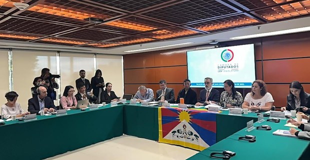 སྲིད་སྐྱོང་མཆོག་གིས་མེག་སི་ཀོའི་གྲོས་ཚོགས་འཐུས་མིའི་བོད་དོན་རྒྱབ་སྐྱོར་ཚོགས་པའི་ཚོགས་མི་རྣམས་དང་མཇལ་མོལ་གནང་འདུག སྲིད་སྐྱོང་མཆོག་གིས་མེག་སི་ཀོའི་གྲོས་ཚོགས་འཐུས་མིའི་བོད་དོན་རྒྱབ་སྐྱོར་ཚོགས་པའི་ཚོགས་མི་རྣམས་དང་མཇལ་མོལ་གནང་འདུག