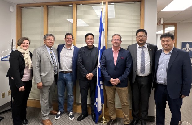 སྲིད་སྐྱོང་མཆོག་གིས་ཁེ་ཎ་ཌའི་གྲོས་ཚོགས་འཐུས་མི་ཁག་ཅིག་དང་མཇལ་མོལ་གནང་འདུག སྲིད་སྐྱོང་མཆོག་གིས་ཁེ་ཎ་ཌའི་གྲོས་ཚོགས་འཐུས་མི་ཁག་ཅིག་དང་མཇལ་མོལ་གནང་འདུག