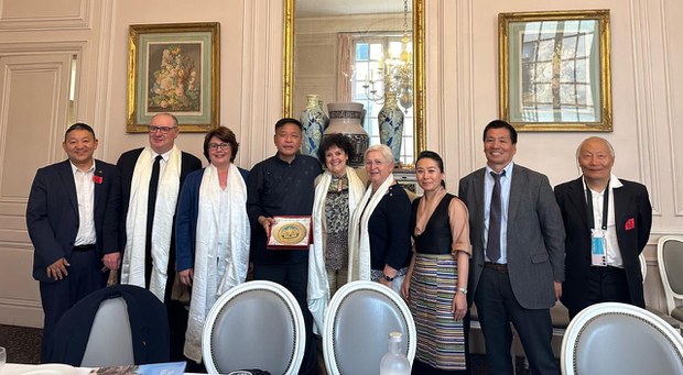 སྲིད་སྐྱོང་སྤེན་པ་ཚེ་རིང་མཆོག་གིས་ཕ་རན་སི་དང་རྒྱལ་སྤྱིའི་ངོས་ནས་བོད་འདི་རྒྱ་ནག་ལ་གདོང་ལེན་བྱེད་པའི་འཐབ་གྲོགས་སུ་ངོས་འཛིན་དགོས་པ་གསུངས་འདུག