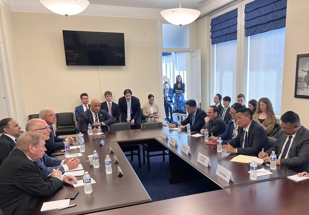 བོད་མིའི་སྒྲིག་འཛུགས་ཀྱི་སྲིད་སྐྱོང་མཆོག་གིས་ཨ་རིར་གཞུང་འབྲེལ་ཕྱོགས་ཕེབས་དང་འབྲེལ་ཨ་རིའི་བོད་དོན་དམིགས་བསལ་འབྲེལ་མཐུད་པ་བསྐོ་གཞག་དགོས་པའི་འབོད་སྐུལ་ཞུས་འདུག