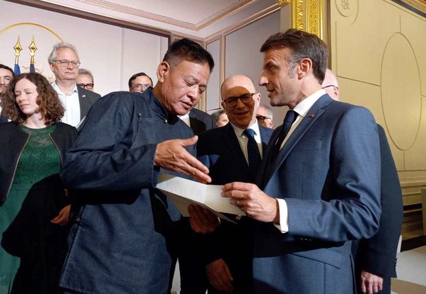 སྲིད་སྐྱོང་མཆོག་གིས་ཧྥ་རན་སིའི་སྲིད་འཛིན་དང་མཛད་སྒོ་ཞིག་གི་ཐོག་མཇལ་འཕྲད་གནང་འདུག སྲིད་སྐྱོང་མཆོག་གིས་ཧྥ་རན་སིའི་སྲིད་འཛིན་དང་མཛད་སྒོ་ཞིག་གི་ཐོག་མཇལ་འཕྲད་གནང་འདུག
