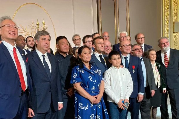 སྲིད་སྐྱོང་མཆོག་ཧྥ་རན་སིའི་སྲིད་འཛིན་དང་མཇལ་འཕྲད་བྱུང་བ་ནི་གནད་འགག་ཆེན་པོ་ཡིན་པ་གྲོས་ཚོགས་འཐུས་མི་ཟུར་པ་(Andre Gattolin)་ལགས་ཀྱིས་ངོས་འཛིན་གནང་གི་འདུག སྲིད་སྐྱོང་མཆོག་ཧྥ་རན་སིའི་སྲིད་འཛིན་དང་མཇལ་འཕྲད་བྱུང་བ་ནི་གནད་འགག་ཆེན་པོ་ཡིན་པ་གྲོས་ཚོགས་འཐུས་མི་ཟུར་པ་(Andre Gattolin)་ལགས་ཀྱིས་ངོས་འཛིན་གནང་གི་འདུག