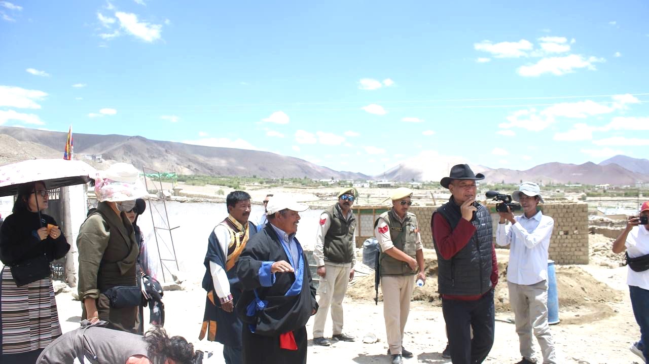 Sikyong Penpa Tsering met local dignitaries in Jangthang Nyoma Ladakh (4).JPG