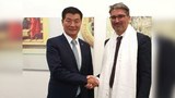 སྲིད་སྐྱོང་བློ་བཟང་སེངྒེ་ལགས་དང་ལྷོ་ཊི་རོལ་གྱི་སྲིད་འཛིན་(Dr. Arno Kompatscher)གཉིས་མཇལ་འཕྲད། 2019/7/11