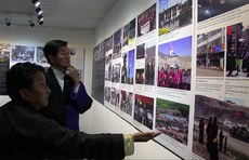 སྲིད་སྐྱོང་བློ་བཟང་སེང་གེ་མཆོག་གིས་བོད་ཀྱི་དངོས་བཤམས་འགྲེམས་སྟོན་ཁང་དང་བོད་མིའི་སྒྲིག་འཛུགས་ཀྱི་དྲ་བ་བསྐྱར་བཅོད་དབུ་འབྱེད།