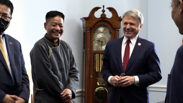 སྲིད་སྐྱོང་སྤེན་པ་ཚེ་རིང་མཆོག་གིས་སྣེ་ཁྲིད་པའི་བོད་མིའི་སྐུ་ཚབ་ཀྱིས་ཨ་རིའི་གྲོས་ཚོགས་གོང་འོག་གི་འཐུས་མི་གནད་འགག་ཅན་མང་པོ་ཞིག་དང་མཇལ་མོལ་གནང་པ།