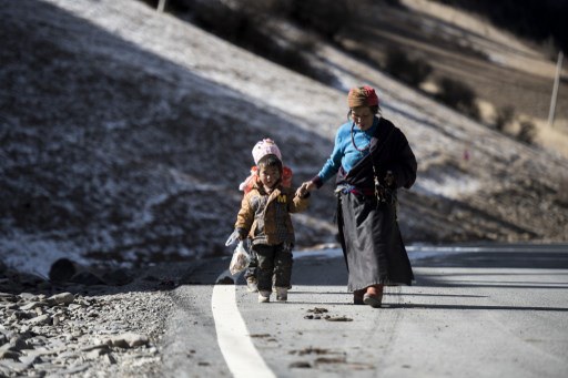 དོན་དངོས་བོད་ནང་གི་བོད་མིར་དཀའ་ངལ་འཕྲད་བཞིན་ཡོད། དོན་དངོས་བོད་ནང་གི་བོད་མིར་དཀའ་ངལ་འཕྲད་བཞིན་ཡོད།