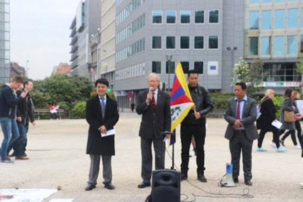 ཡོ་རོབ་མཉམ་འབྲེལ་གྱི་ལྟེ་གནས་སུ་བོད་མིའི་ཁྱིམ་ཚང་དྲུག་གིས་གདུང་སེམས་མཉམ་བསྐྱེད་ཀྱི་ལས་འགུལ་ཐེངས་༦༧་པའི་སྐབས། ༢༠༡༧།༥།༢ ཡོ་རོབ་མཉམ་འབྲེལ་གྱི་ལྟེ་གནས་སུ་བོད་མིའི་ཁྱིམ་ཚང་དྲུག་གིས་གདུང་སེམས་མཉམ་བསྐྱེད་ཀྱི་ལས་འགུལ་ཐེངས་༦༧་པའི་སྐབས། ༢༠༡༧།༥།༢