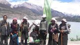 མགོན་པོ་བཀྲ་ཤིས་ཀྱིས་ཨ་མ་ཤིང་རྟ་ལ་འདྲུད་ནས་ལྷ་སར་བསྐྱོད་བཞིན་པ། ༢༠༡༤།༦།༢༤