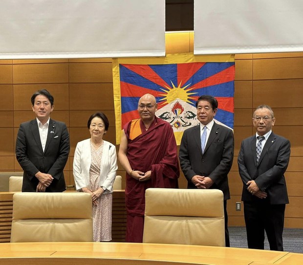 བོད་མི་མང་སྤྱི་འཐུས་ཚོགས་གཙོ་མཆོག་ཉི་འོང་དུ་ཆེད་ཕེབས་ཀྱིས་རྒྱལ་སྤྱིའི་གྲོས་ཚོགས་ཀྱི་བོད་དོན་རྒྱབ་སྐྱོར་ཚོགས་པའི་ཚོགས་འདུ་ཐེངས་ ༩ པ་དེ་ཕྱི་ལོ་ ༢༠༢༥ ལོར་ཉི་འོང་ནང་ཚོགས་རྒྱུའི་འབད་བརྩོན་གནང་བཞིན་འདུག བོད་མི་མང་སྤྱི་འཐུས་ཚོགས་གཙོ་མཆོག་ཉི་འོང་དུ་ཆེད་ཕེབས་ཀྱིས་རྒྱལ་སྤྱིའི་གྲོས་ཚོགས་ཀྱི་བོད་དོན་རྒྱབ་སྐྱོར་ཚོགས་པའི་ཚོགས་འདུ་ཐེངས་ ༩ པ་དེ་ཕྱི་ལོ་ ༢༠༢༥ ལོར་ཉི་འོང་ནང་ཚོགས་རྒྱུའི་འབད་བརྩོན་གནང་བཞིན་འདུག