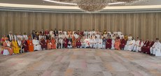 དགའ་ལྡན་ཕོ་བྲང་གིས་གོ་སྒྲིག་གནང་བའི་ཆོས་ལུཊ་འདྲ་མིན་གྱི་ལྷན་ཚོགས་སྐབས། ༢༠༡༤།༩།༢༠