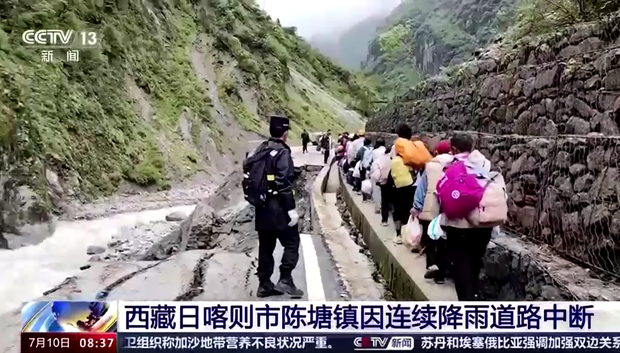 བལ་ཡུལ་དང་ས་འབྲེལ་བོད་ཀྱི་མཐའ་མཚམས་གཏིང་སྐྱེས་ཕྱོགས་སུ་དྲག་ཆར་རླུང་འཚུབ་བརྒྱབ་ནས་འགྲུལ་བཞུད་པ་མང་པོ་འགག་འདུག བལ་ཡུལ་དང་ས་འབྲེལ་བོད་ཀྱི་མཐའ་མཚམས་གཏིང་སྐྱེས་ཕྱོགས་སུ་དྲག་ཆར་རླུང་འཚུབ་བརྒྱབ་ནས་འགྲུལ་བཞུད་པ་མང་པོ་འགག་འདུག