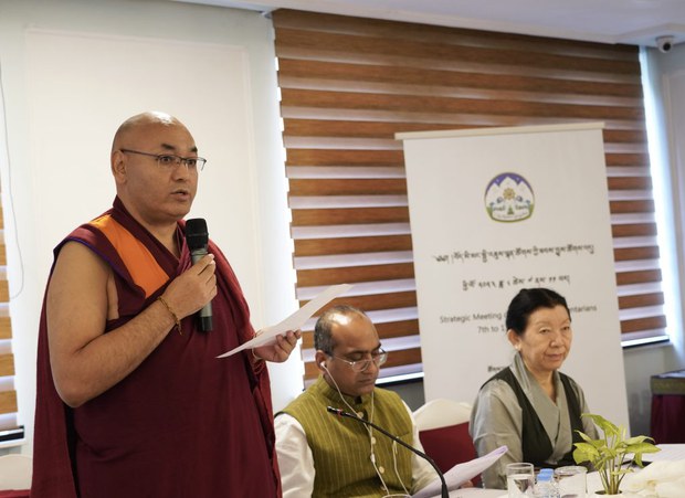 སྤྱི་འཐུས་ཚོགས་གཙོས། ལྡི་ལིར་ཚོགས་བཞིན་པའི་ཐབས་བྱུས་ཚོགས་འདུ་དེའི་བརྒྱུད་ནས་མ་འོངས་བོད་དོན་ཞུ་གཏུག་ལས་འགུལ་དང་འབྲེལ་བའི་དཀའ་ངལ་མང་པོ་ཞིག་སེལ་ཐབས་ལ་དམིགས་ཡོད་ཅེས་གསུངས་བྱུང་།