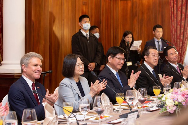 རྒྱ་ནག་གཞུང་གིས་ཐེ་ཝན་ཐད་ལངས་ཕྱོགས་མཁྲེགས་པོ་འཛིན་བཞིན་པ་དེའི་མཇུག་འབྲས་ཡག་པོ་མེད་པ་ཉམས་ཞིབ་པས་ངོས་འཛིན་གནང་གི་འདུག
