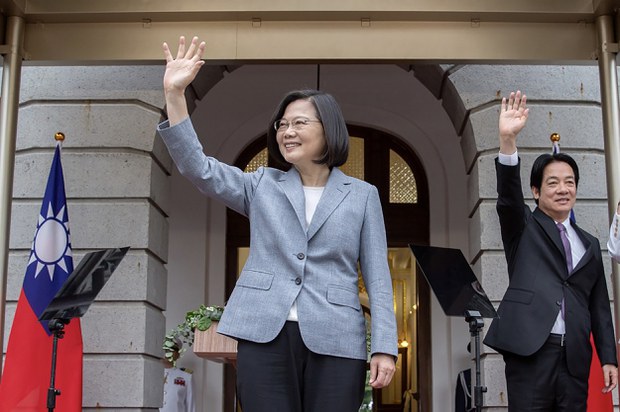 ཐེ་ཝན་གྱི་སྲིད་འཛིན་ལྕམ་ཚའེ་ཨིང་ཝིན་(Tsai Ing-Wen)་དང་སྲིད་འཛིན་གཞོན་པ་རྣམ་གཉིས་ཀྱི་དམ་འབུལ་མཛད་སྒོའི་སྐབས། ༢༠༢༠།༥།༢༠ ཐེ་ཝན་གྱི་སྲིད་འཛིན་ལྕམ་ཚའེ་ཨིང་ཝིན་(Tsai Ing-Wen)་དང་སྲིད་འཛིན་གཞོན་པ་རྣམ་གཉིས་ཀྱི་དམ་འབུལ་མཛད་སྒོའི་སྐབས། ༢༠༢༠།༥།༢༠