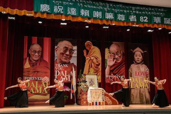 ཐེ་ཝན་ལ་༧གོང་ས་མཆོག་གི་འཁྲུངས་སྐར་སྲུང་བརྩི་གནང་སྐབས། ༢༠༡༧།༧།༢ ཐེ་ཝན་ལ་༧གོང་ས་མཆོག་གི་འཁྲུངས་སྐར་སྲུང་བརྩི་གནང་སྐབས། ༢༠༡༧།༧།༢