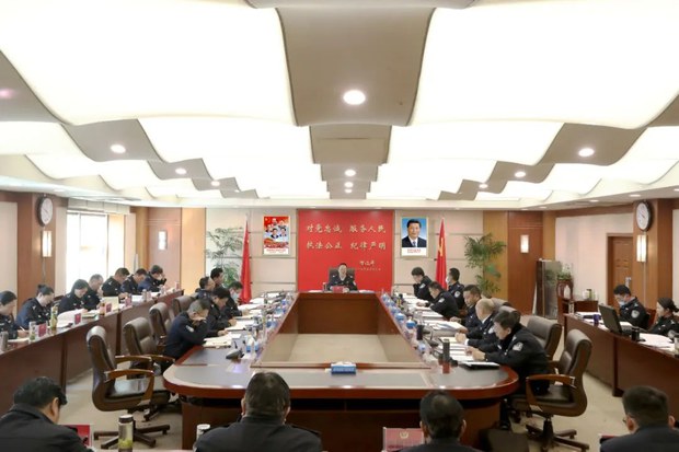 བོད་རང་སྐྱོང་ལྗོངས་བདེ་འཇགས་ལྷན་ཁང་གི་ཚོགས་འདུའི་སྟེང་ཏཱ་ལའི་ཁ་བྲལ་ལ་འཐབ་རྩོད་དགོས་སྐོར་བརྗོད་འདུག བོད་རང་སྐྱོང་ལྗོངས་བདེ་འཇགས་ལྷན་ཁང་གི་ཚོགས་འདུའི་སྟེང་ཏཱ་ལའི་ཁ་བྲལ་ལ་འཐབ་རྩོད་དགོས་སྐོར་བརྗོད་འདུག