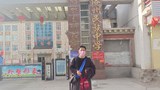 བོད་ཀྱི་སྐད་ཡིག་ཐོབ་ཐང་དོན་གཉེར་བ་བཀྲ་ཤིས་དབང་ཕྱུག་ལགས་ཟི་ལིང་དུ་འབྱོར་འདུག