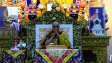 ༧གོང་ས་མཆོག་གིས་རྡ་སར་ལམ་གཙོ་རྣམ་གསུམ་གྱི་ཆོས་འབྲེལ་གནང་བཞིན་པ།