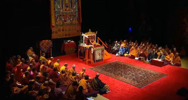 ༧གོང་ས་མཆོ་ག་གིས་ནེའུ་ཡོག་གྲོང་ཁྱེར་ནང་ཆོས་འབྲེལ་སྐྱོང་བཞིན་པ།