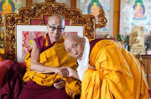 ༸གོང་ས་ཏཱ་ལའི་བླ་མ་བོད་དང་རྒྱ་གར་གྱི་གནའ་བོའི་རིག་གཞུང་ལྟེ་གནས་ཁང་གི་སྤྱི་ཁྱབ་འགན་འཛིན་གསར་བསྐོ་གནང་འདུག ༸གོང་ས་ཏཱ་ལའི་བླ་མ་བོད་དང་རྒྱ་གར་གྱི་གནའ་བོའི་རིག་གཞུང་ལྟེ་གནས་ཁང་གི་སྤྱི་ཁྱབ་འགན་འཛིན་གསར་བསྐོ་གནང་འདུག