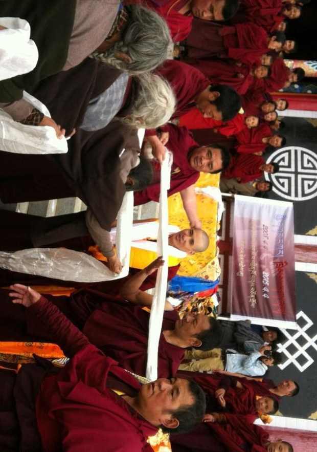 འཕྲིན་ལས་རྒྱ་མཚོ་ལགས་བཙོན་གྲོལ་བྱུང་བར་ཕེབས་བསུ། ༢༠༡༥།༤།༥