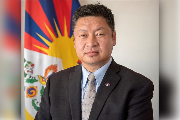 རྒྱ་ནག་གི་དྲིལ་བསྒྲགས་ཙམ་ལས་དོན་དངོས་སུ་བོད་ནང་བོད་ཀྱི་སྐད་ཡིག་བེད་སྤྱོད་ཐད་རང་དབང་མེད་པ་བརྗོད་བྱུང་། རྒྱ་ནག་གི་དྲིལ་བསྒྲགས་ཙམ་ལས་དོན་དངོས་སུ་བོད་ནང་བོད་ཀྱི་སྐད་ཡིག་བེད་སྤྱོད་ཐད་རང་དབང་མེད་པ་བརྗོད་བྱུང་།