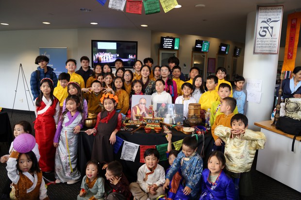 ཨ་རིའི་སློབ་ཆེན་ཞིག་གི་ཨེ་ཤེ་ཡའི་རིག་གཞུང་དུས་སྟོན་ཐོག་བོད་མི་མཉམ་ཞུགས་ཀྱིས་བོད་དོན་གཏམ་བཤད་དང་འཁྲབ་སྟོན་གནང་འདུག ཨ་རིའི་སློབ་ཆེན་ཞིག་གི་ཨེ་ཤེ་ཡའི་རིག་གཞུང་དུས་སྟོན་ཐོག་བོད་མི་མཉམ་ཞུགས་ཀྱིས་བོད་དོན་གཏམ་བཤད་དང་འཁྲབ་སྟོན་གནང་འདུག