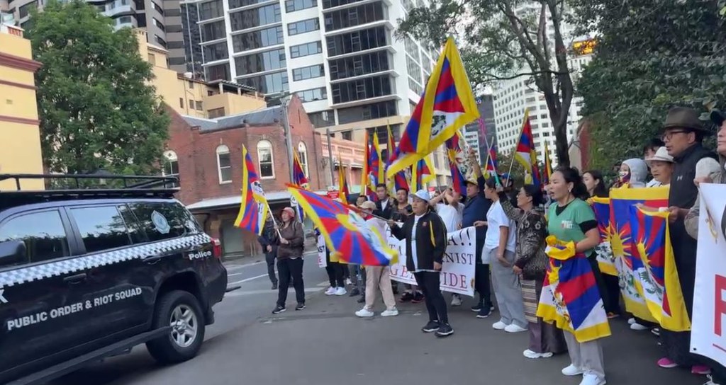 tibetan protest in australia1.JPG