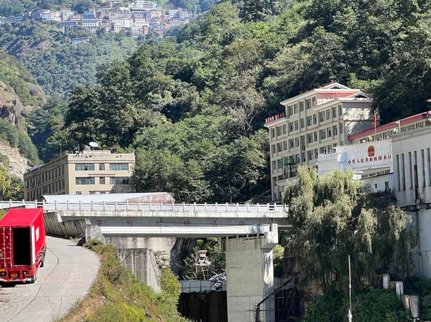 བལ་བོད་ས་མཚམས་འགྲམ་འགག་སྒོ་སྒོ་ཕྱེ་ཡོད་ཀྱང་བོད་མི་ཚོང་པ་ཚོར་དམ་དྲག་ཡོད་པ་རེད་འདུག