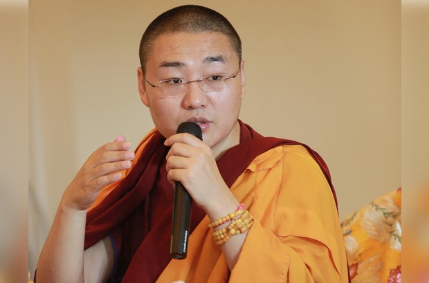 བོད་ལ་རྒྱ་ནག་མན་ཇུའི་སྔོན་ནས་བླ་མའི་ཡང་སྲིད་ངོས་འཛིན་གནང་སྲོལ་ཡོད། ཡང་སྟེང་རིན་པོ་ཆེ་ཡིས།