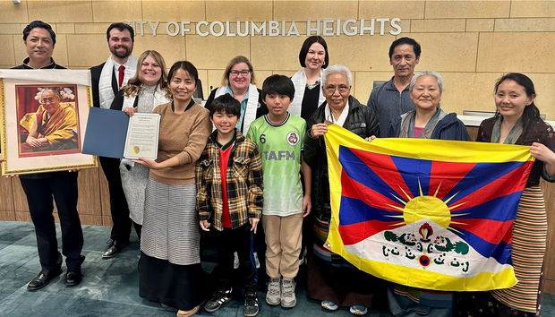 ཨ་རིའི་རྫོང་སྡེ་ལས་ཁུངས་ཁག་ཅིག་གིས་གསུམ་བཅུའི་དུས་དྲན་ཉིན་ནི་བོད་ཀྱི་ཉིན་མོར་གཏན་འབེབས་གནང་འདུག ཨ་རིའི་རྫོང་སྡེ་ལས་ཁུངས་ཁག་ཅིག་གིས་གསུམ་བཅུའི་དུས་དྲན་ཉིན་ནི་བོད་ཀྱི་ཉིན་མོར་གཏན་འབེབས་གནང་འདུག