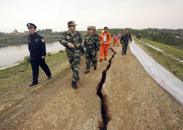 བོད་ནང་ས་ཡོམ་རྐྱེན་པས་གློག་འདོན་ཆུ་མཛོད་ཆེན་པོ་ལྔ་ལ་གས་སྲུབས་ཤོར་འདུག