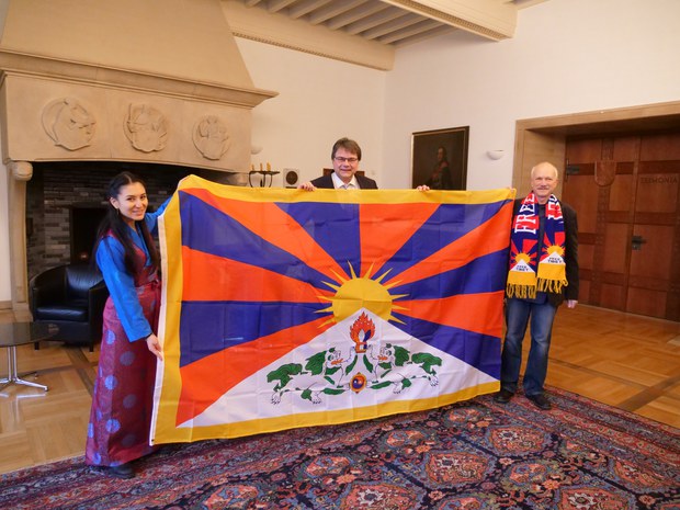 འཇར་མན་ནིའི་གྲོང་ཁྱེར་བརྒྱ་ཕྲག་ཁ་ཤས་ནང་བོད་ཀྱི་རྒྱལ་དར་སྒྲེང་འཛུགས་ཀྱི་ལས་འཆར།