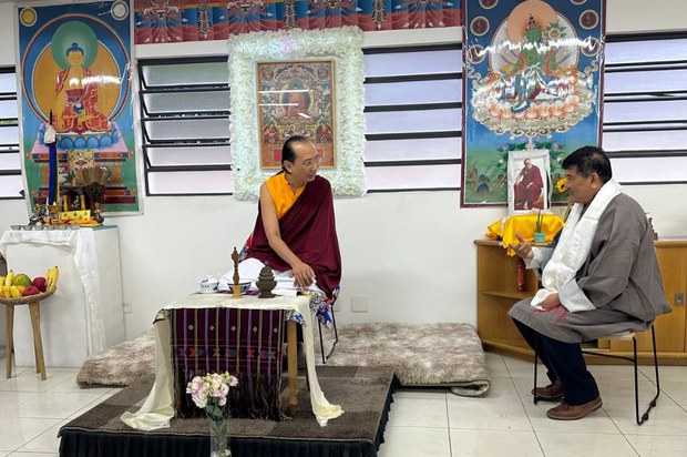 ལྷོ་ཨ་མི་རི་ཀའི་རྒྱལ་ཁབ་བྷ་ར་ཛིལ་ནང་གི་བོད་ཁང་གི་ལས་ཁུངས་གསར་པ་དབུ་འབྱེད་གནང་འདུག ལྷོ་ཨ་མི་རི་ཀའི་རྒྱལ་ཁབ་བྷ་ར་ཛིལ་ནང་གི་བོད་ཁང་གི་ལས་ཁུངས་གསར་པ་དབུ་འབྱེད་གནང་འདུག