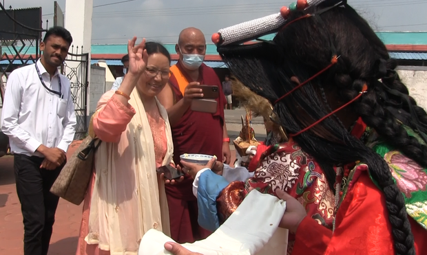 ༧གོང་ས་མཆོག་ལ་རྒྱ་གར་སྤྱི་དམངས་ཀྱི་གཟེངས་རྟགས་མཐོ་ཤོས་འབུལ་ལམ་ཞུ་དགོས་པའི་ཞུ་སྐུལ་གནང་བཞིན་འདུག