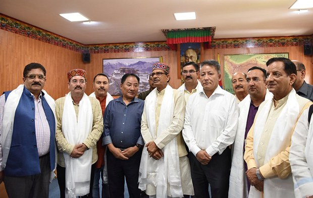 རྒྱ་གར་གྱི་(Madhya Pradesh)་མངའ་སྡེའི་གྲོས་ཚོགས་འཐུས་མི་སྐུ་ཞབས་(Shivraj Singh Chouhan)་ལགས་ཀྱིས་རྡ་རམ་སཱ་ལར་འཚམས་གཟིགས། ༢༠༡༩།༨།༢༠ རྒྱ་གར་གྱི་(Madhya Pradesh)་མངའ་སྡེའི་གྲོས་ཚོགས་འཐུས་མི་སྐུ་ཞབས་(Shivraj Singh Chouhan)་ལགས་ཀྱིས་རྡ་རམ་སཱ་ལར་འཚམས་གཟིགས། ༢༠༡༩།༨།༢༠