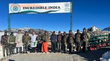 བོད་ཀྱི་གཞོན་ནུ་ལྷན་ཚོགས་ཀྱི་ཚོགས་གཙོ་སོགས་ལས་འགུལ་བ་ཁག་ཅིག་འབུམ་ལ་འཕགས་བོད་ས་མཚམས་སུ་བསྐྱོད་འདུག