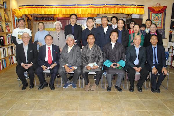 སྤྱི་འཐུས་རྣམ་པས་ཉི་ཧོང་ནང་འཚམས་གཟིགས་སྐབས། ༢༠༡༧།༤།༢༣ སྤྱི་འཐུས་རྣམ་པས་ཉི་ཧོང་ནང་འཚམས་གཟིགས་སྐབས། ༢༠༡༧།༤།༢༣