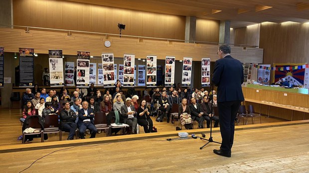 བོད་ཀྱི་འགྲེམས་སྟོན་ཁང་གིས་ཡོ་རོབ་ཀྱི་རྒྱལ་ཁབ་ཁག་ཅིག་ནང་སྐོར་བསྐྱོད་འགྲེམས་སྟོན་གནང་འདུག བོད་ཀྱི་འགྲེམས་སྟོན་ཁང་གིས་ཡོ་རོབ་ཀྱི་རྒྱལ་ཁབ་ཁག་ཅིག་ནང་སྐོར་བསྐྱོད་འགྲེམས་སྟོན་གནང་འདུག