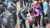 བལ་ཡུལ་གཞུང་གིས་སྐྱབས་བཅོལ་ལག་འཁྱེར་སྤྲོད་རྒྱུའི་ཁོངས་སུ་བོད་མི་ཚོ་བཅུག་མི་འདུག