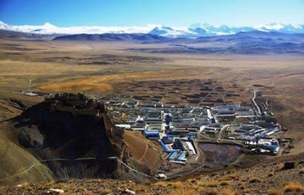 རྒྱ་ནག་གི་ཉེན་རྟོག་པས་ཡུལ་སྐོར་སྣེ་ཤན་པ་པ་སངས་ནོར་བུ་ལགས་འཛིན་བཟུང་བྱས་འདུག