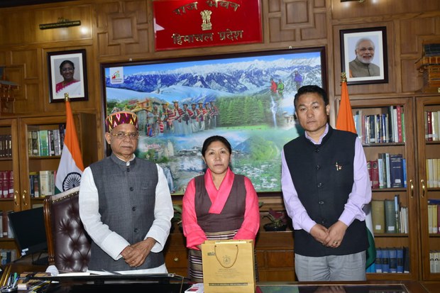 སིམ་ལའི་སྤྱི་ཁྱབ་ཚེ་དབང་ཕུན་ཚོགས་ལགས་དང་ཧི་མ་ཅལ་མངའ་སྡེའི་སྲིད་སྐྱོང་གཉིས་མཇལ་འཕྲད་གནང་འདུག སིམ་ལའི་སྤྱི་ཁྱབ་ཚེ་དབང་ཕུན་ཚོགས་ལགས་དང་ཧི་མ་ཅལ་མངའ་སྡེའི་སྲིད་སྐྱོང་གཉིས་མཇལ་འཕྲད་གནང་འདུག