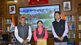 སིམ་ལའི་སྤྱི་ཁྱབ་ཚེ་དབང་ཕུན་ཚོགས་ལགས་དང་ཧི་མ་ཅལ་མངའ་སྡེའི་སྲིད་སྐྱོང་གཉིས་མཇལ་འཕྲད་གནང་འདུག