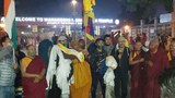 བོད་དོན་གོམ་བགྲོད་པ་གཉིས་རྡོ་རྗེ་གདན་དུ་འབྱོར་ཡོད་པ།