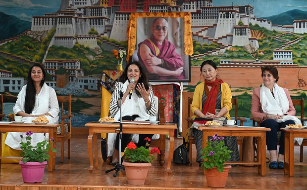 ཨ་རིའི་བོད་དོན་དམིགས་བསལ་འབྲེལ་མཐུད་པས་བོད་མིའི་གནས་སྟངས་ལ་རྒྱུས་ལོན་བྱེད་རྒྱུ་བྱུང་བར་ཧ་ཅང་དགའ་པོ་བྱུང་གསུངས་འདུག ཨ་རིའི་བོད་དོན་དམིགས་བསལ་འབྲེལ་མཐུད་པས་བོད་མིའི་གནས་སྟངས་ལ་རྒྱུས་ལོན་བྱེད་རྒྱུ་བྱུང་བར་ཧ་ཅང་དགའ་པོ་བྱུང་གསུངས་འདུག