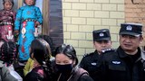 བོད་མི་ན་གཞོན་གཉིས་འཛིན་བཟུང་གིས་གཅིག་ལ་ཁྲིམས་ཐག་བཅད་འདུག